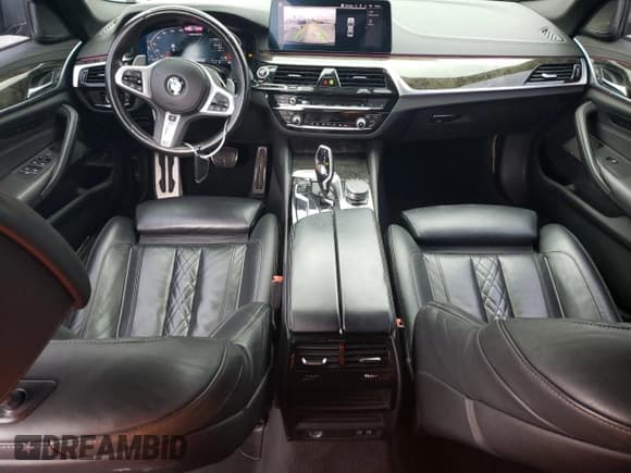 ✅ 2022 BMW 5 Series M550i xDrive • VIN: WBA13BK01NCH78575 • Лот: 52324675. Опубликован ранее на Copart с пробегом 56 539 миль. Бесплатный доступ к архиву аукционных продаж из США и подробный отчёт об истории автомобиля на DreamBid. Изображение 8.