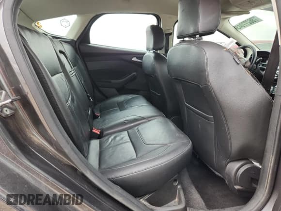 ✅ 2016 Ford Focus Titanium • VIN: 1FADP3N27GL275596 • Лот: 86277045. Опубликован ранее на Copart с пробегом Не указан. Бесплатный доступ к архиву аукционных продаж из США и подробный отчёт об истории автомобиля на DreamBid. Изображение 10.