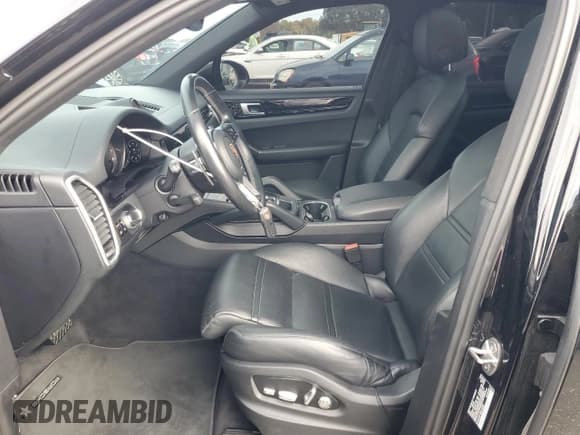 ✅ 2019 Porsche Cayenne • VIN: WP1AA2AY1KDA13352 • Lot: 86834355. Wystawiony na Copart z przebiegiem 65 314 mil. Bezpłatny archiwum sprzedaży aukcyjnych z USA i szczegółowy raport historii pojazdu na DreamBid. Zdjęcie 7.