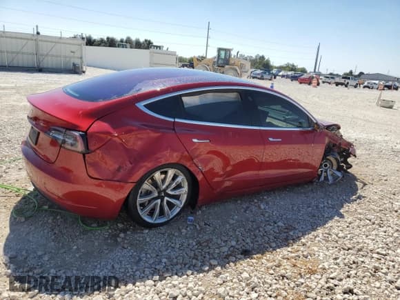 ✅ 2018 Tesla Model 3 Long Range Battery • VIN: 5YJ3E1EA4JF004626 • Lot: 85544525. Wystawiony na Copart z przebiegiem 105 240 mil. Bezpłatny archiwum sprzedaży aukcyjnych z USA i szczegółowy raport historii pojazdu na DreamBid. Zdjęcie 3.