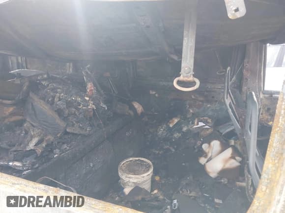 ✅ 1996 Ford Econoline Cargo • VIN: 1FTHE24H9THA12573 • Lot: 43396795. Wystawiony na IAAI z przebiegiem Nie podano. Bezpłatny archiwum sprzedaży aukcyjnych z USA i szczegółowy raport historii pojazdu na DreamBid. Zdjęcie 8.