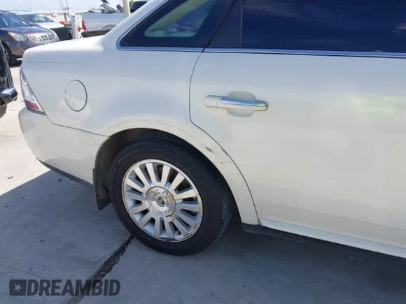 ✅ 2009 Mercury Sable • VIN: 1MEHM40W49G613552 • Lot: 42885225. Listed on IAAI with 162,047 mi. Free auction sales archive from the USA and detailed vehicle history report at DreamBid. Image 18.