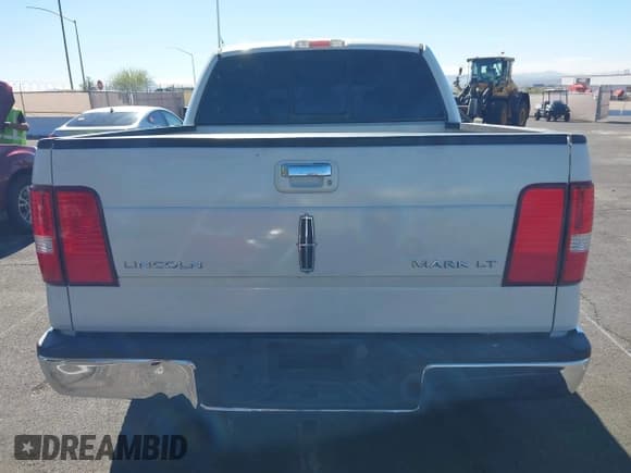 ✅ 2006 Lincoln Mark LT • VIN: 5LTPW18596FJ22992 • Lot: 43599744. Listed on IAAI with 214,401 mi. Free auction sales archive from the USA and detailed vehicle history report at DreamBid. Image 16.