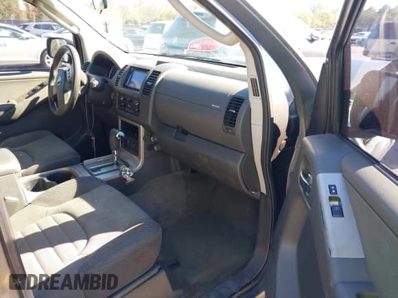 ✅ 2008 Nissan Pathfinder SE • VIN: 5N1AR18B78C662864 • Lot: 43597692. Listed on IAAI with 217,529 mi. Free auction sales archive from the USA and detailed vehicle history report at DreamBid. Image 5.