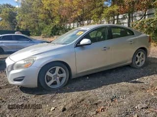 ✅ 2012 Volvo S60 T5 • VIN: YV1622FS0C2052031 • Lot: 95471835. Wystawiony na Copart z przebiegiem 114 736 mil. Bezpłatny archiwum sprzedaży aukcyjnych z USA i szczegółowy raport historii pojazdu na DreamBid. Zdjęcie 1.