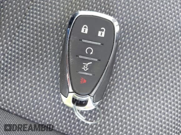 ✅ 2020 Chevrolet Traverse LT Cloth • VIN: 1GNERGKW7LJ328835 • Lot: 43641647. Wystawiony na IAAI z przebiegiem 146 606 mil. Bezpłatny archiwum sprzedaży aukcyjnych z USA i szczegółowy raport historii pojazdu na DreamBid. Zdjęcie 11.