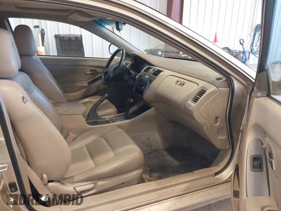 2001 Honda Accord EX с VIN 1HGCG225X1A015003, выставлен на аукционе IAAI как лот 41866796 с пробегом 196 000 миль миль и . История ставок и продаж доступна на DreamBid. Изображение 5.