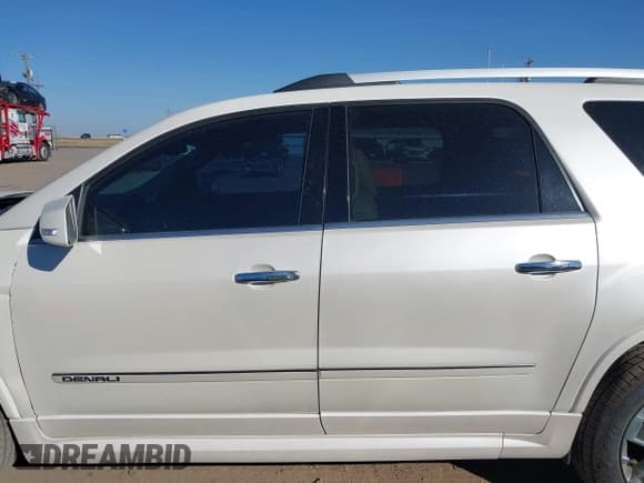 ✅ 2012 GMC Acadia Denali • VIN: 1GKKRTED5CJ169431 • Lot: 43500631. Listed on IAAI with 139,198 mi. Free auction sales archive from the USA and detailed vehicle history report at DreamBid. Image 14.