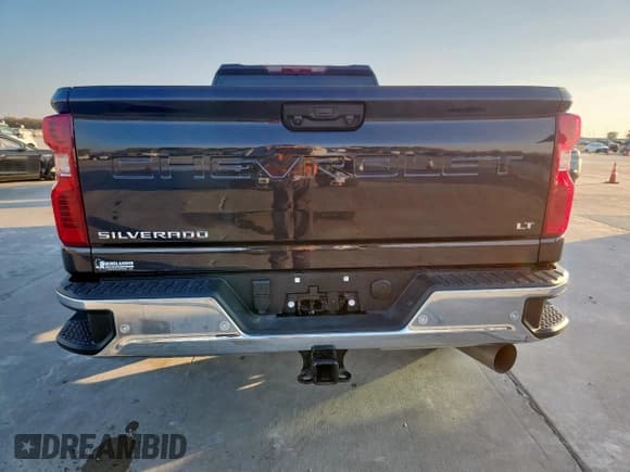 ✅ 2024 Chevrolet Silverado 2500HD LT • VIN: 1GC4YNEY5RF290462 • Lot: 93521675. Wystawiony na Copart z przebiegiem 27 949 mil. Bezpłatny archiwum sprzedaży aukcyjnych z USA i szczegółowy raport historii pojazdu na DreamBid. Zdjęcie 6.