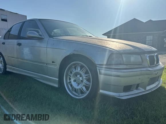 ✅ 1998 BMW M3 • VIN: WBSCD0322WEE14127 • Lot: 64368515. Wystawiony na Copart z przebiegiem 201 926 mil. Bezpłatny archiwum sprzedaży aukcyjnych z USA i szczegółowy raport historii pojazdu na DreamBid. Zdjęcie 1.