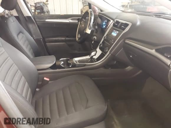 ✅ 2015 Ford Fusion SE • VIN: 3FA6P0H74FR166415 • Lot: 43419385. Wystawiony na IAAI z przebiegiem 120 946 mil. Bezpłatny archiwum sprzedaży aukcyjnych z USA i szczegółowy raport historii pojazdu na DreamBid. Zdjęcie 5.