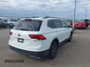 ✅ 2019 Volkswagen Tiguan SE • VIN: 3VV2B7AX3KM004357 • Lot: 43395115. Wystawiony na IAAI z przebiegiem 111 568 mil. Bezpłatny archiwum sprzedaży aukcyjnych z USA i szczegółowy raport historii pojazdu na DreamBid. Zdjęcie 4.