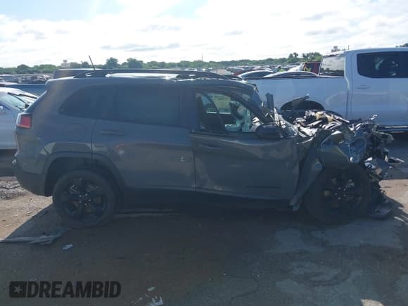 ✅ 2019 Jeep Cherokee Altitude • VIN: 1C4PJLLX8KD343253 • Lot: 42443842. Wystawiony na IAAI z przebiegiem Nie podano. Bezpłatny archiwum sprzedaży aukcyjnych z USA i szczegółowy raport historii pojazdu na DreamBid. Zdjęcie 13.