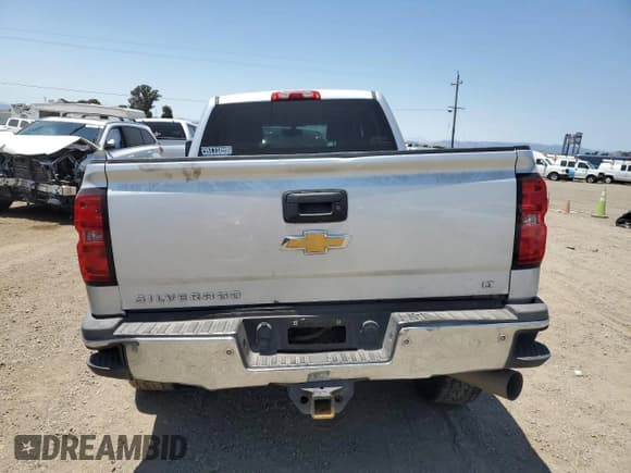 ✅ 2015 Chevrolet Silverado 2500HD LT • VIN: 1GC1KVE8XFF170673 • Lot: 59818525. Listed on Copart with 126,295 mi. Free auction sales archive from the USA and detailed vehicle history report at DreamBid. Image 6.