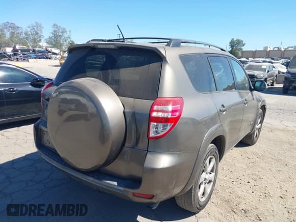 ✅ 2010 Toyota RAV4 Limited • VIN: 2T3XF4DV5AW022213 • Лот: 43161362. Опубликован ранее на IAAI с пробегом 225 848 миль. Бесплатный доступ к архиву аукционных продаж из США и подробный отчёт об истории автомобиля на DreamBid. Изображение 4.