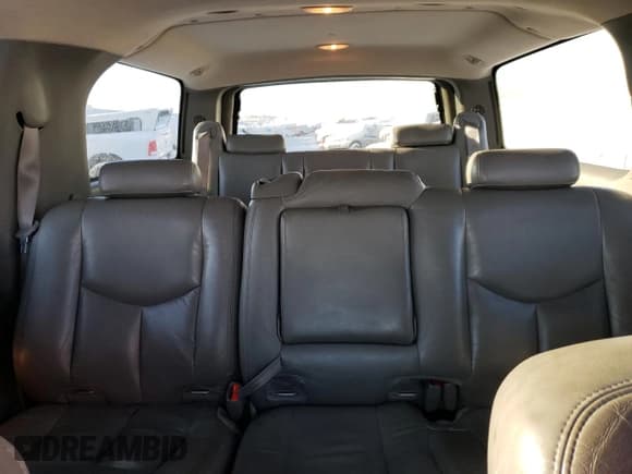 ✅ 2003 Chevrolet Suburban LT • VIN: 1GNFK16Z13J228823 • Лот: 83864354. Опубликован ранее на Copart с пробегом 253 759 миль. Бесплатный доступ к архиву аукционных продаж из США и подробный отчёт об истории автомобиля на DreamBid. Изображение 10.
