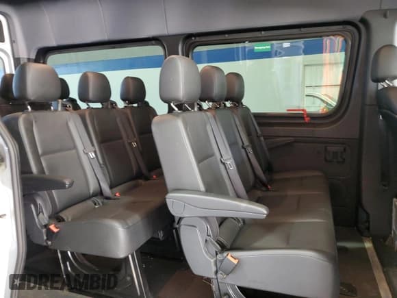 ✅ 2022 Mercedes-Benz Sprinter • VIN: W1Z4EFHY1NP511755 • Лот: 66149835. Опубликован ранее на Copart с пробегом 15 139 миль. Бесплатный доступ к архиву аукционных продаж из США и подробный отчёт об истории автомобиля на DreamBid. Изображение 11.