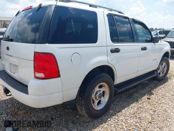 ✅ 2004 Ford Explorer XLT • VIN: 1FMZU73K74ZA14394 • Lot: 43012363. Listed on IAAI with 209,895 mi. Free auction sales archive from the USA and detailed vehicle history report at DreamBid. Image 4.
