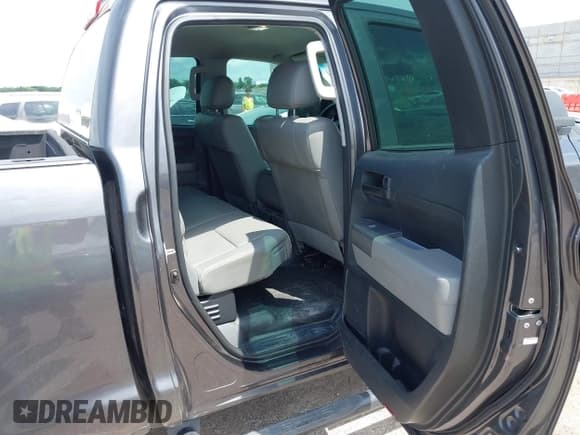 ✅ 2012 Toyota Tundra • VIN: 5TFRM5F19CX044180 • Lot: 42499149. Wystawiony na IAAI z przebiegiem 165 662 mil. Bezpłatny archiwum sprzedaży aukcyjnych z USA i szczegółowy raport historii pojazdu na DreamBid. Zdjęcie 8.