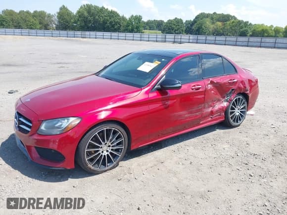 ✅ 2016 Mercedes-Benz C 300 • VIN: 55SWF4JB1GU165047 • Lot: 42985422. Wystawiony na IAAI z przebiegiem 125 166 mil. Bezpłatny archiwum sprzedaży aukcyjnych z USA i szczegółowy raport historii pojazdu na DreamBid. Zdjęcie 2.