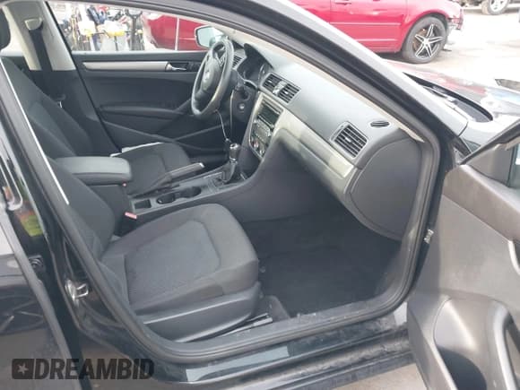 ✅ 2013 Volkswagen Passat Wolfsburg Edition • VIN: 1VWAH7A30DC088810 • Лот: 41807791. Опубликован ранее на IAAI с пробегом 97 574 миль. Бесплатный доступ к архиву аукционных продаж из США и подробный отчёт об истории автомобиля на DreamBid. Изображение 5.