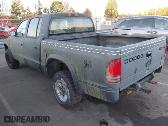 ✅ 2000 Dodge Dakota Sport • VIN: 1B7GG2AN7YS624989 • Lot: 40820872. Wystawiony na IAAI z przebiegiem Nie podano. Bezpłatny archiwum sprzedaży aukcyjnych z USA i szczegółowy raport historii pojazdu na DreamBid. Zdjęcie 3.