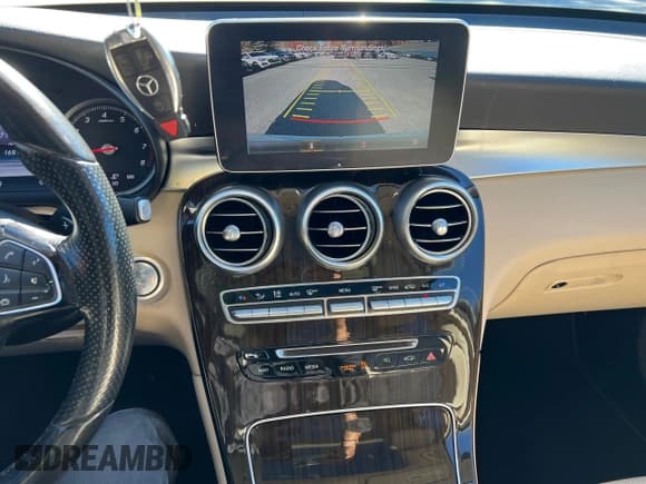 ✅ 2016 Mercedes-Benz GLC 300 • VIN: WDC0G4JB4GF084358 • Lot: 87124705. Listed on Copart with 168,163 mi. Free auction sales archive from the USA and detailed vehicle history report at DreamBid. Image 10.