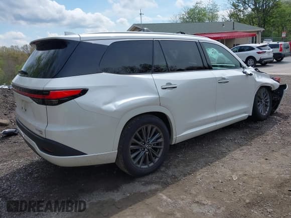 ✅ 2024 Lexus TX 350 • VIN: 5TDAAAB60RS008022 • Lot: 42177080. Listed on IAAI with 30,490 mi. Free auction sales archive from the USA and detailed vehicle history report at DreamBid. Image 4.