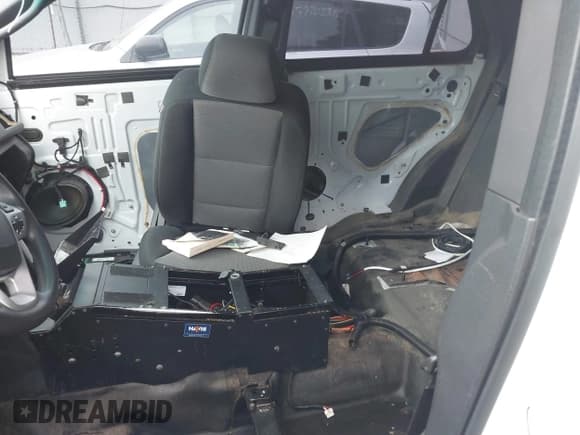 ✅ 2014 Ford Police Interceptor Utility • VIN: 1FM5K8AR4EGC60620 • Lot: 42081641. Wystawiony na IAAI z przebiegiem 135 328 mil. Bezpłatny archiwum sprzedaży aukcyjnych z USA i szczegółowy raport historii pojazdu na DreamBid. Zdjęcie 6.