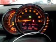 ✅ 2015 MINI Hardtop 4 Door S • VIN: WMWXU3C55F2B57368 • Lot: 58439475. Wystawiony na Copart z przebiegiem 107 860 mil. Bezpłatny archiwum sprzedaży aukcyjnych z USA i szczegółowy raport historii pojazdu na DreamBid. Zdjęcie 9.