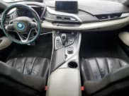 ✅ 2016 BMW i8 • VIN: WBY2Z2C52GV676222 • Лот: 72452033. Опубликован ранее на Copart с пробегом 92 988 миль. Бесплатный доступ к архиву аукционных продаж из США и подробный отчёт об истории автомобиля на DreamBid. Изображение 8.