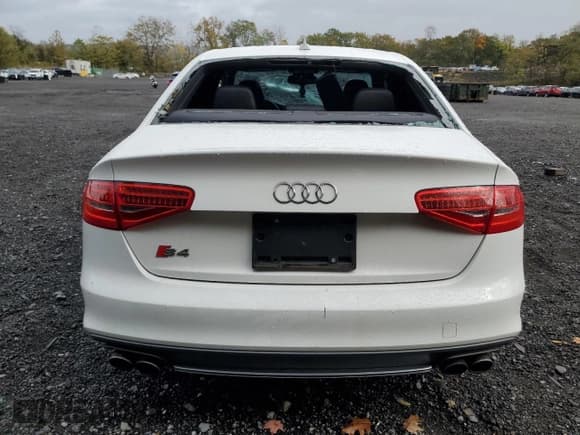 ✅ 2013 Audi S4 Premium Plus • VIN: WAUBGAFL0DA248533 • Лот: 82604055. Опубликован ранее на Copart с пробегом 90 670 миль. Бесплатный доступ к архиву аукционных продаж из США и подробный отчёт об истории автомобиля на DreamBid. Изображение 6.