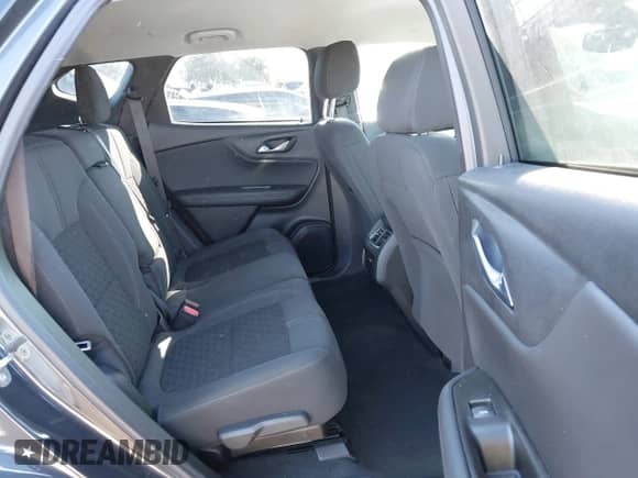 ✅ 2021 Chevrolet Blazer LT • VIN: 3GNKBCR43MS554259 • Lot: 41625832. Wystawiony na IAAI z przebiegiem 47 626 mil mil. Skorzystaj z bezpłatnego archiwum sprzedaży aukcyjnych z USA i zobacz szczegółowy raport historii pojazdu na DreamBid. Zdjęcie 8.