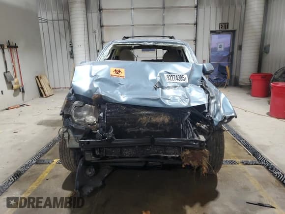 ✅ 2010 Ford Escape Limited • VIN: 1FMCU9EG7AKB31522 • Lot: 92274385. Wystawiony na Copart z przebiegiem Nie podano. Bezpłatny archiwum sprzedaży aukcyjnych z USA i szczegółowy raport historii pojazdu na DreamBid. Zdjęcie 5.