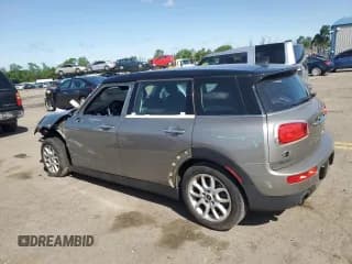 ✅ 2017 MINI Clubman Cooper • VIN: WMWLU1C3XH2F28772 • Lot: 55287104. Listed on Copart with 40,188 mi. Free auction sales archive from the USA and detailed vehicle history report at DreamBid. Image 2.