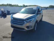 ✅ 2017 Ford Escape Titanium • VIN: 1FMCU0JD6HUD58495 • Lot: 43617499. Wystawiony na IAAI z przebiegiem 118 379 mil. Bezpłatny archiwum sprzedaży aukcyjnych z USA i szczegółowy raport historii pojazdu na DreamBid. Zdjęcie 17.