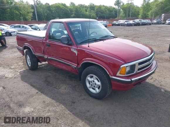 1996 Chevrolet S-10 LS с VIN 1GCDT14X8TK136181, выставлен на аукционе IAAI как лот 42342631 с пробегом 130 254 миль миль и . История ставок и продаж доступна на DreamBid. Изображение 1.