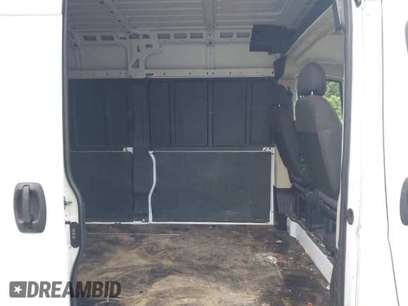 ✅ 2021 Ram ProMaster Cargo • VIN: 3C6MRVJG5ME588126 • Lot: 43048086. Listed on IAAI with 55,788 mi. Free auction sales archive from the USA and detailed vehicle history report at DreamBid. Image 8.