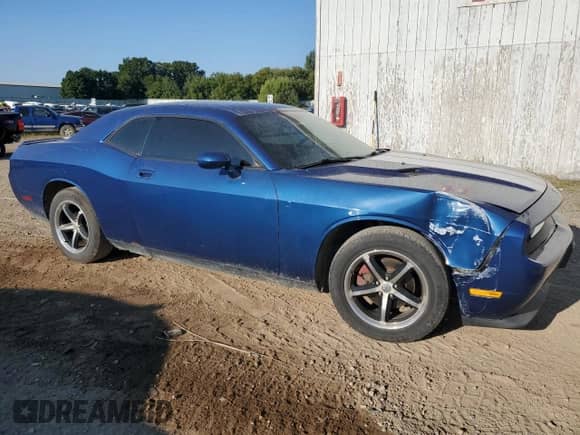 2010 Dodge Challenger SE z VIN 2B3CJ4DV6AH109150, wystawiony jako Copart lot #70212064 z przebiegiem 129 680 mil mil oraz Czysty tytuł • Clean title. Historia ofert i sprzedaży dostępna na DreamBid. Obrazek 4.