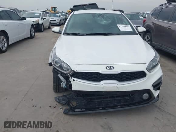 ✅ 2021 Kia Forte LXS • VIN: 3KPF24AD1ME361778 • Lot: 42275086. Wystawiony na IAAI z przebiegiem 13 472 mil. Bezpłatny archiwum sprzedaży aukcyjnych z USA i szczegółowy raport historii pojazdu na DreamBid. Zdjęcie 13.