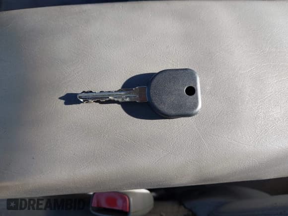 ✅ 2005 Chevrolet Malibu LS • VIN: 1G1ZT548X5F153851 • Lot: 43556340. Listed on IAAI with 215,130 mi. Free auction sales archive from the USA and detailed vehicle history report at DreamBid. Image 11.