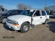 ✅ 2001 Chevrolet Blazer LT • VIN: 1GNDT13W312156772 • Lot: 41826929. Wystawiony na IAAI z przebiegiem 195 474 mil. Bezpłatny archiwum sprzedaży aukcyjnych z USA i szczegółowy raport historii pojazdu na DreamBid. Zdjęcie 2.