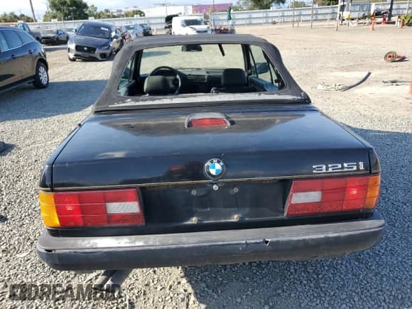 1991 BMW 3 Series z VIN WBABB2314MEC25288, wystawiony jako Copart lot #53748225 z przebiegiem 146 500 mil mil oraz Czysty tytuł • Clean title. Historia ofert i sprzedaży dostępna na DreamBid. Obrazek 6.