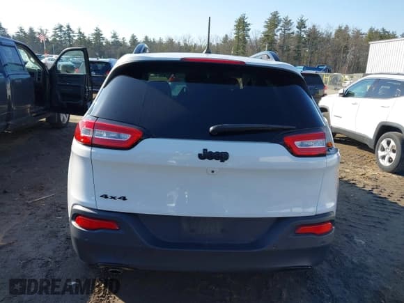 ✅ 2018 Jeep Cherokee Limited • VIN: 1C4PJMDB5JD583559 • Lot: 41754144. Wystawiony na IAAI z przebiegiem 150 617 mil. Bezpłatny archiwum sprzedaży aukcyjnych z USA i szczegółowy raport historii pojazdu na DreamBid. Zdjęcie 16.
