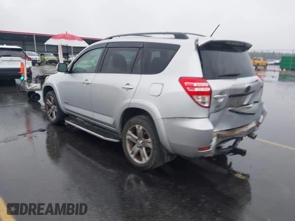 ✅ 2010 Toyota RAV4 Sport • VIN: JTMRK4DV6A5089852 • Lot: 43834599. Listed on IAAI with 203,492 mi. Free auction sales archive from the USA and detailed vehicle history report at DreamBid. Image 3.
