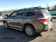 ✅ 2012 Toyota Highlander SE • VIN: 5TDZK3EHXCS066994 • Lot: 90891545. Wystawiony na Copart z przebiegiem Nie podano. Bezpłatny archiwum sprzedaży aukcyjnych z USA i szczegółowy raport historii pojazdu na DreamBid. Zdjęcie 2.