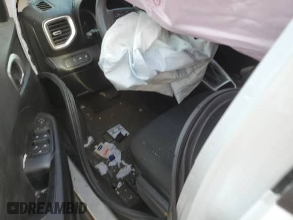 2021 Hyundai Venue SE с VIN KMHRB8A37MU097068, выставлен на аукционе Copart как лот 77451854 с пробегом 108 707 миль миль и Списание • Salvage title. История ставок и продаж доступна на DreamBid. Изображение 8.