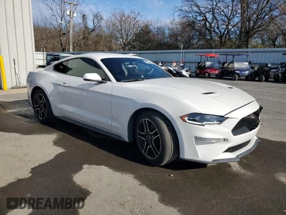 ✅ 2019 Ford Mustang EcoBoost • VIN: 1FA6P8TH3K5159760 • Lot: 93044695. Wystawiony na Copart z przebiegiem 58 552 mil. Bezpłatny archiwum sprzedaży aukcyjnych z USA i szczegółowy raport historii pojazdu na DreamBid. Zdjęcie 4.