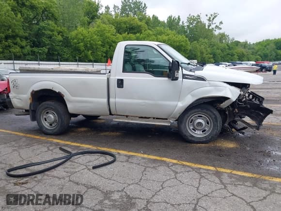 ✅ 2011 Ford F-250 XL • VIN: 1FTBF2B65BEA30685 • Lot: 42435253. Wystawiony na IAAI z przebiegiem 60 603 mil. Bezpłatny archiwum sprzedaży aukcyjnych z USA i szczegółowy raport historii pojazdu na DreamBid. Zdjęcie 13.