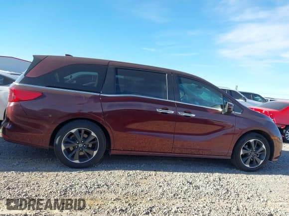✅ 2021 Honda Odyssey Elite • VIN: 5FNRL6H90MB016307 • Lot: 43805575. Listed on IAAI with 46,951 mi. Free auction sales archive from the USA and detailed vehicle history report at DreamBid. Image 13.